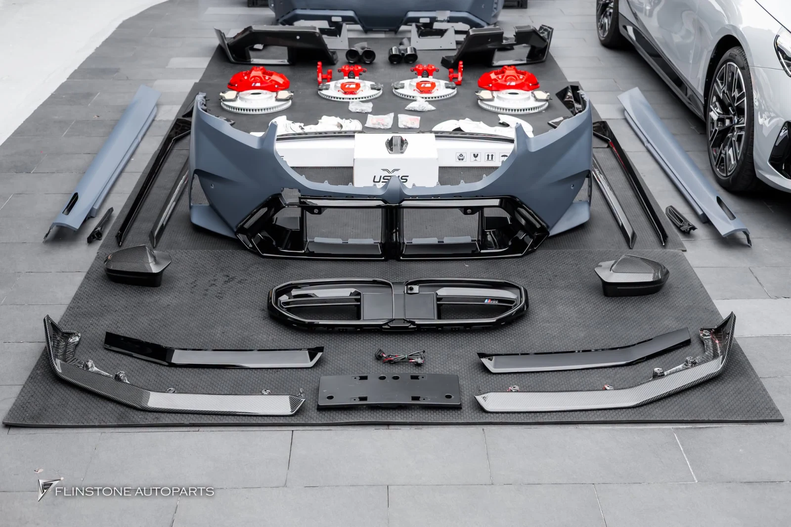 BMW i5 G60 准备安装全车套件，款式为 G90 M5