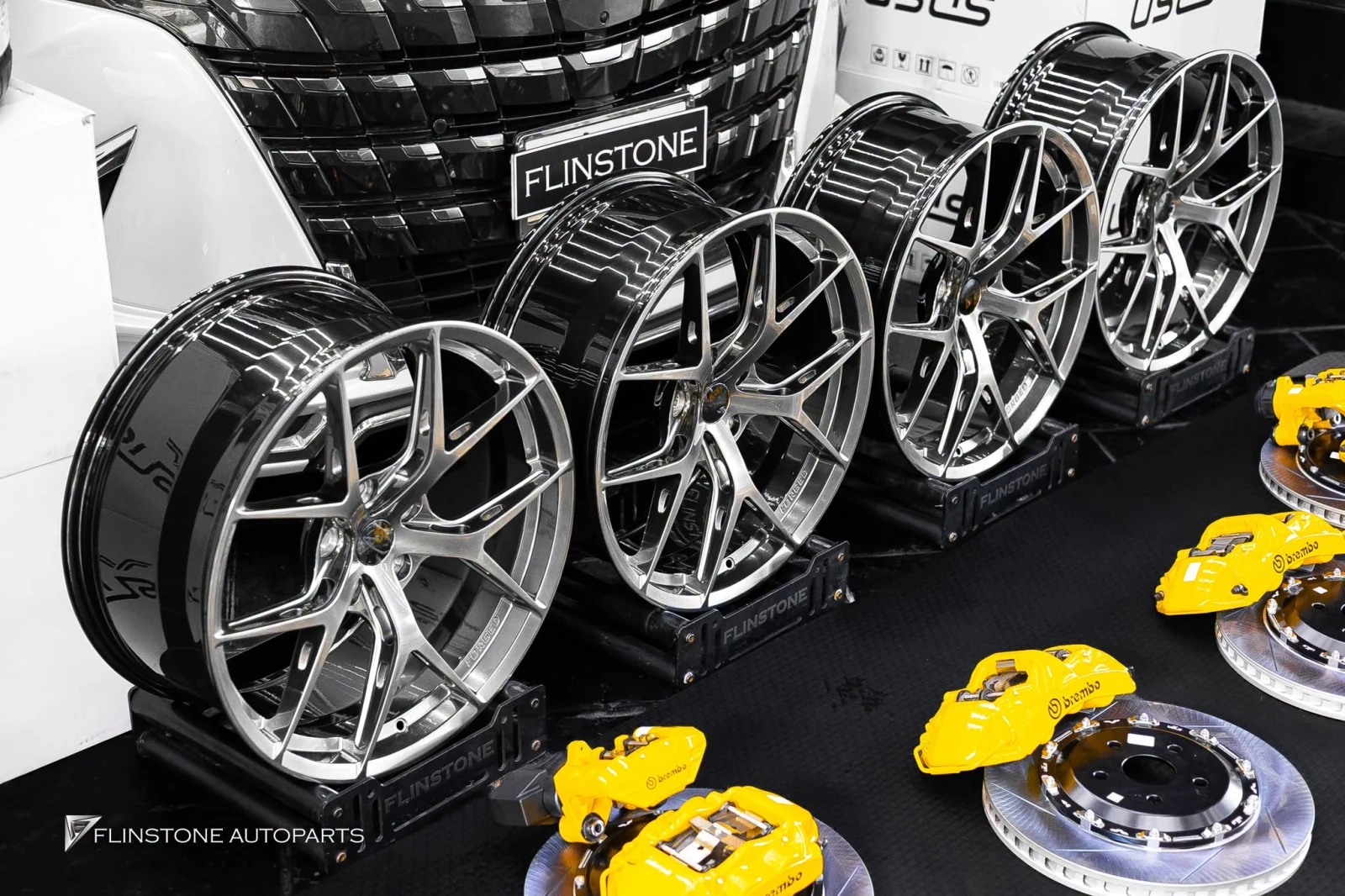 TOYOTA Alphard 40 chose a set of genuine forged wheels from USUS Forged Wheel