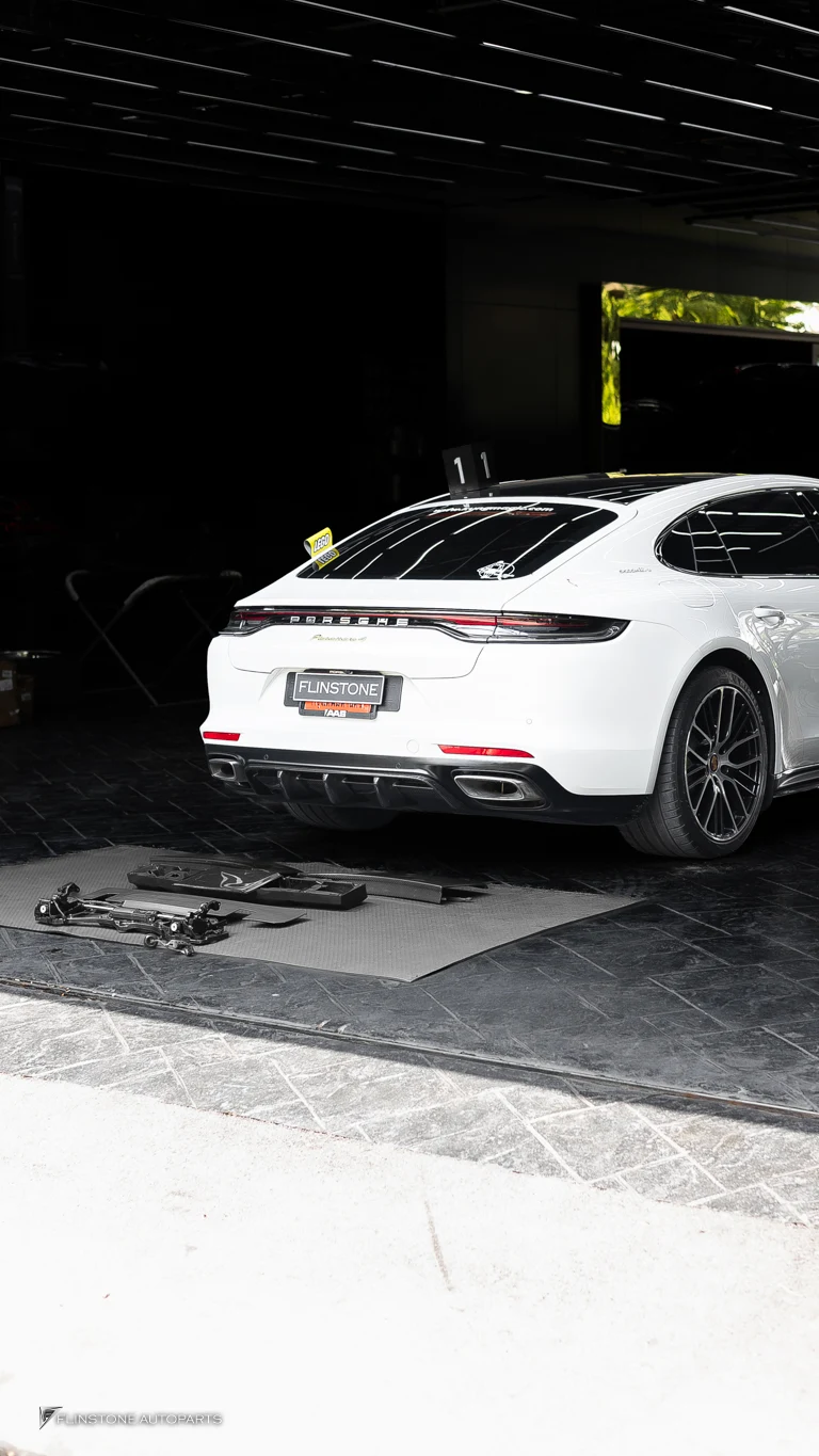 Carbon Rear Spoiler installation TURBO for PORSCHE 971 Panamera