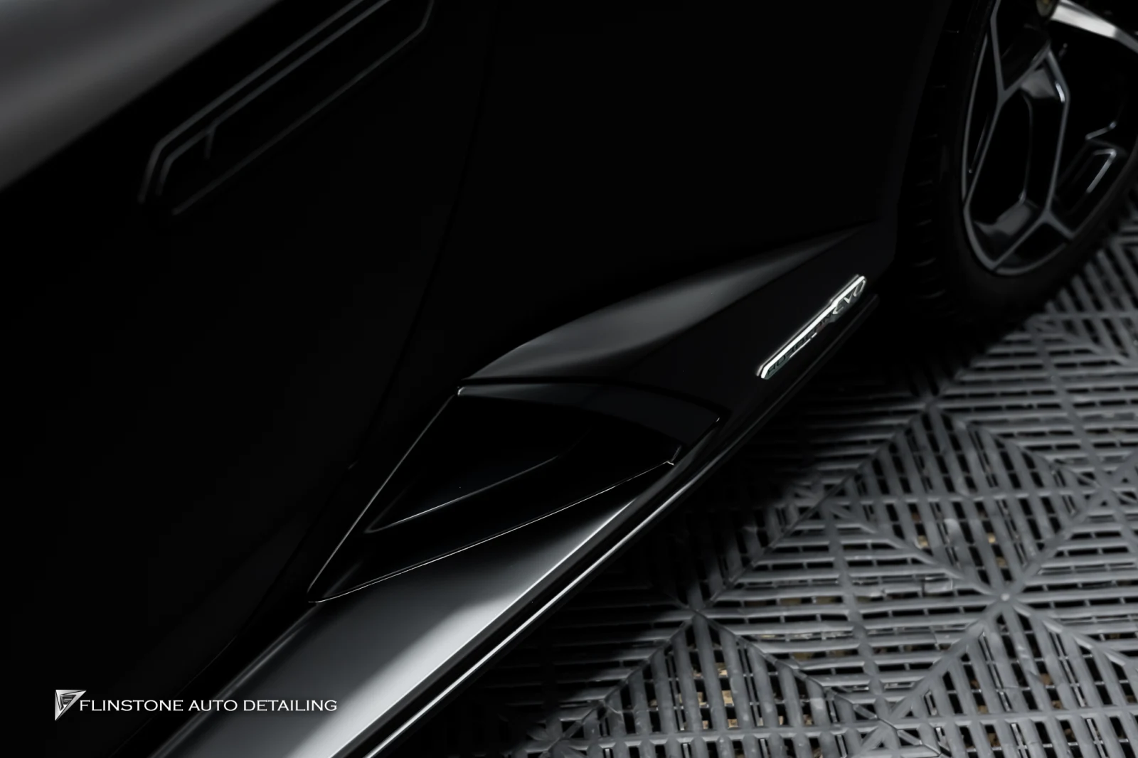 coloured paint protection film from DRESDENPROTECTION for Lamborghini Huracan EVO