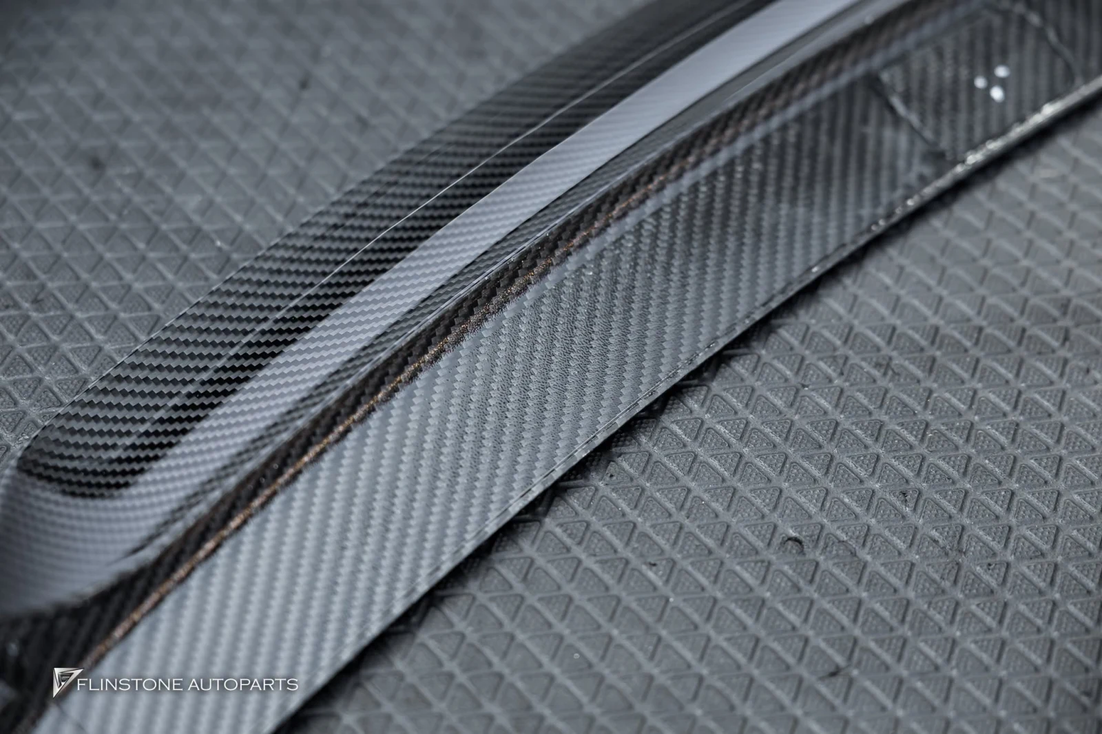 carbon rear spoiler fitted from USUS Autoclave for W223 S-Class