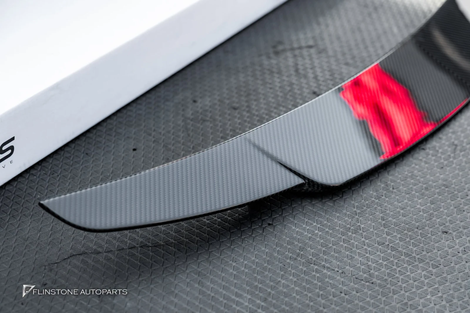 carbon rear spoiler fitted from USUS Autoclave for W223 S-Class