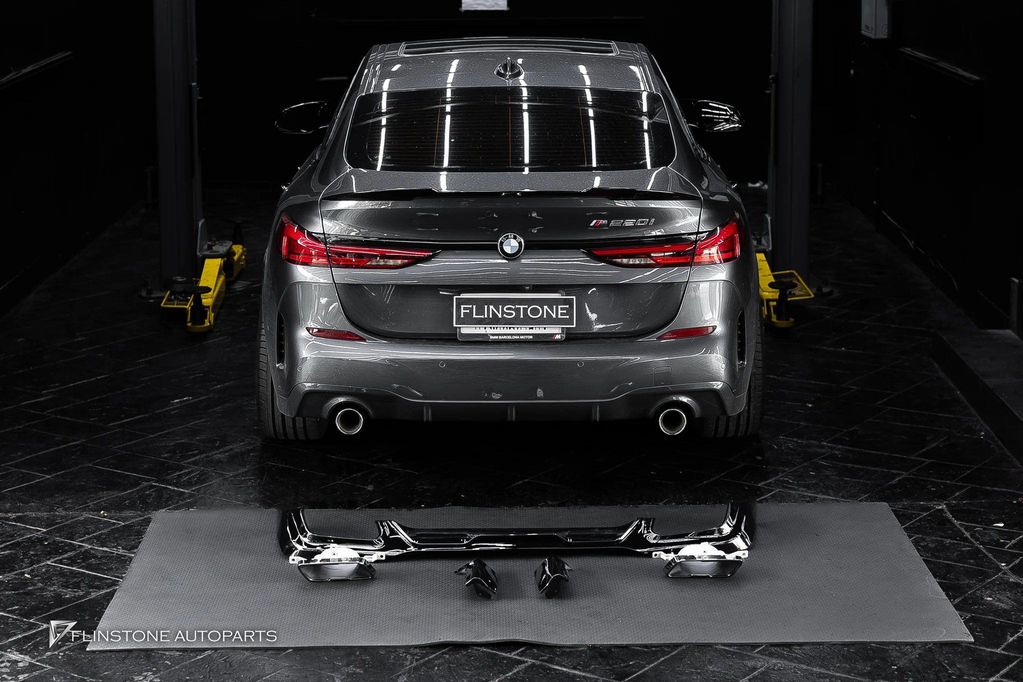 BMW F44 Series 2 ดิฟฟิวเซอร์ท้ายพร้อมปลายท่อดำ ทรง M235i