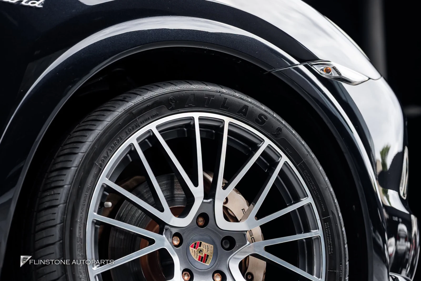 PORSCHE Cayenne 958 更换特别定制的锻造轮毂