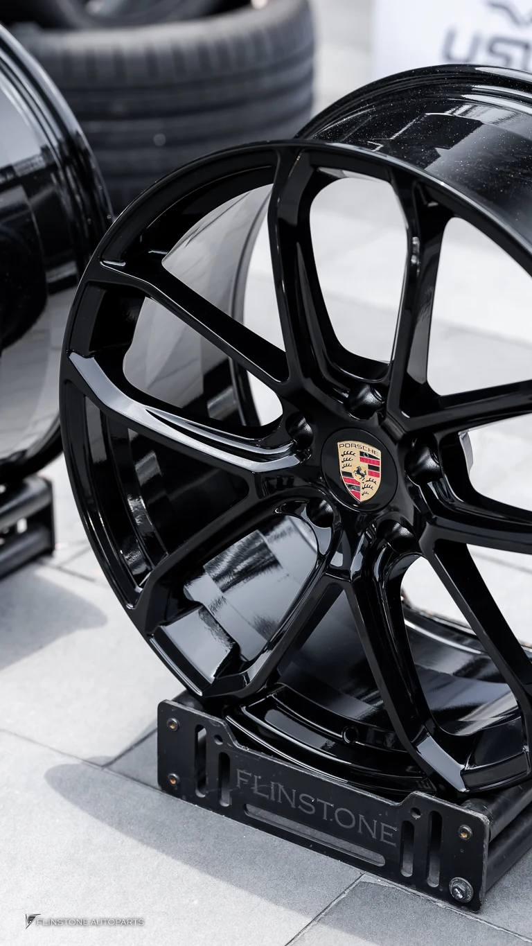 PORSCHE Cayenne Coupe 9Y0.2 Forged Wheels USUS with genuine black tail lights