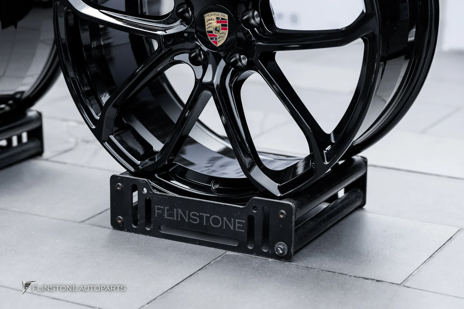 PORSCHE Cayenne Coupe 9Y0.2 Forged Wheels USUS with genuine black tail lights