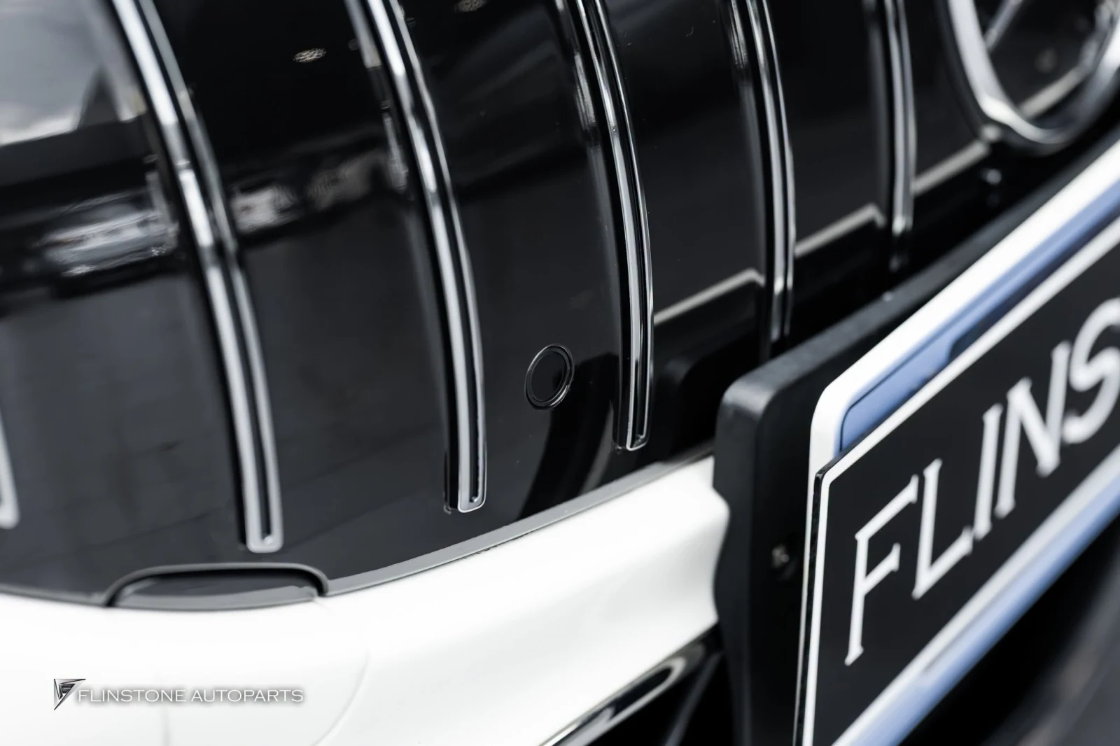 Mercedes EQS Front Grille in EQS53 with paint protection film
