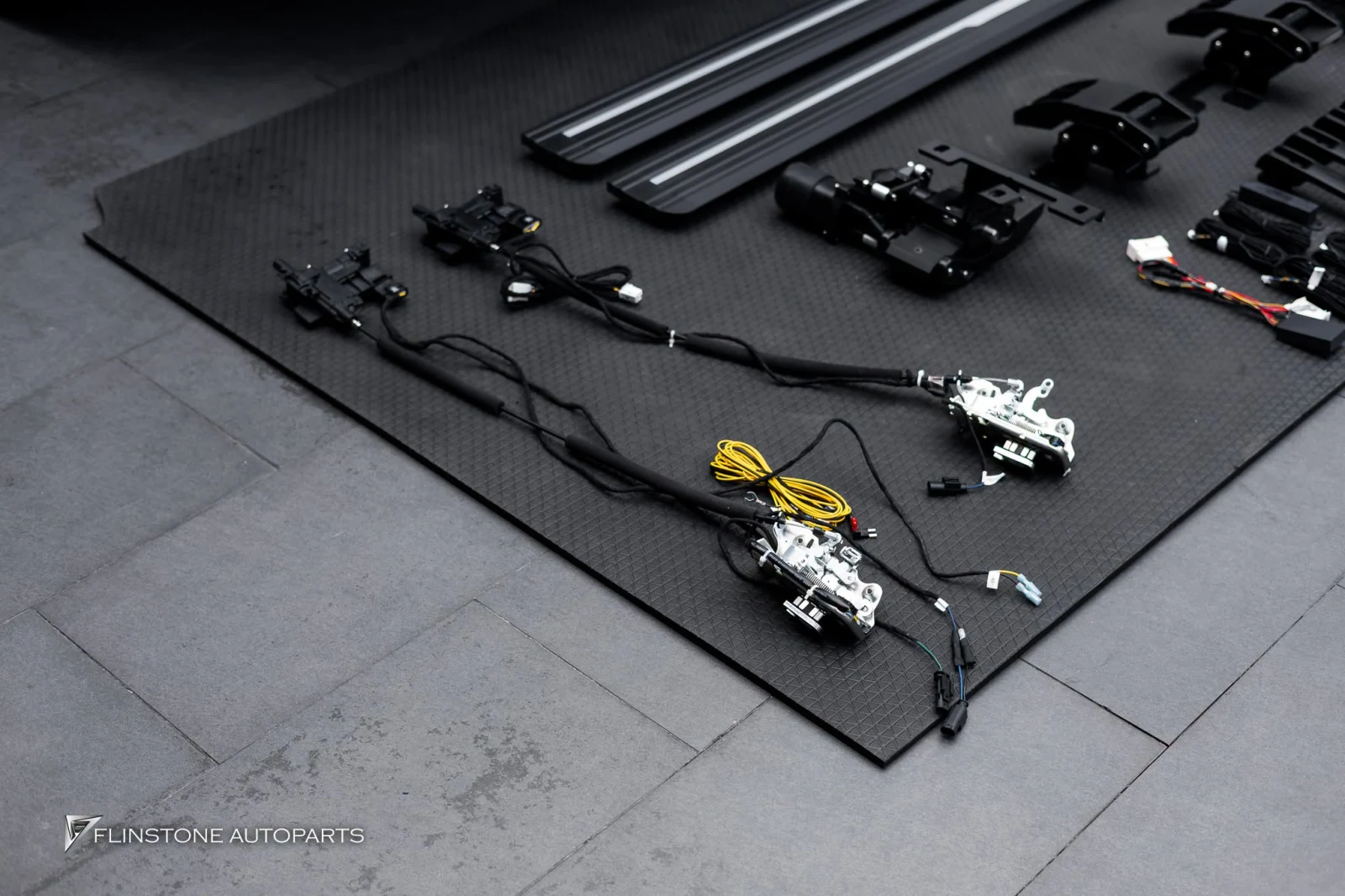 G-Class Automatic Side Step installation Softclose and KEYLESS
