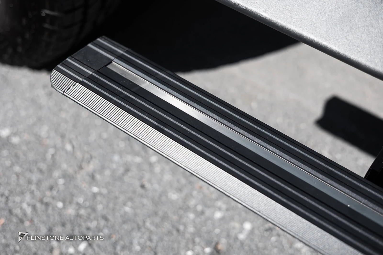 W464 G-Class ตกแต่งและอัปเกรดออปชัน บันไดข้างไฟฟ้า — ผลงานติดตั้งจริงที่ Flinstone Autoparts
