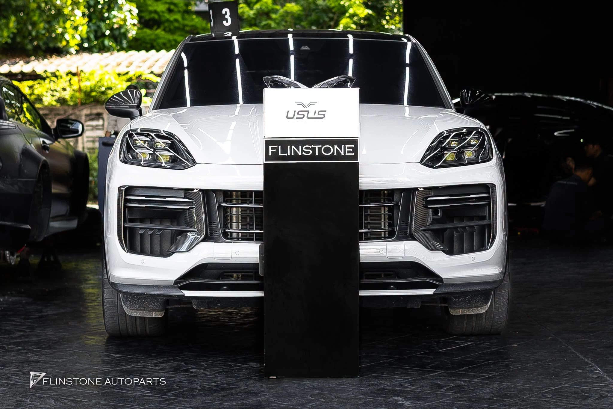 PORSCHE Cayenne 9Y0.2 styling and option upgrades — real installation work at Flinstone Autoparts