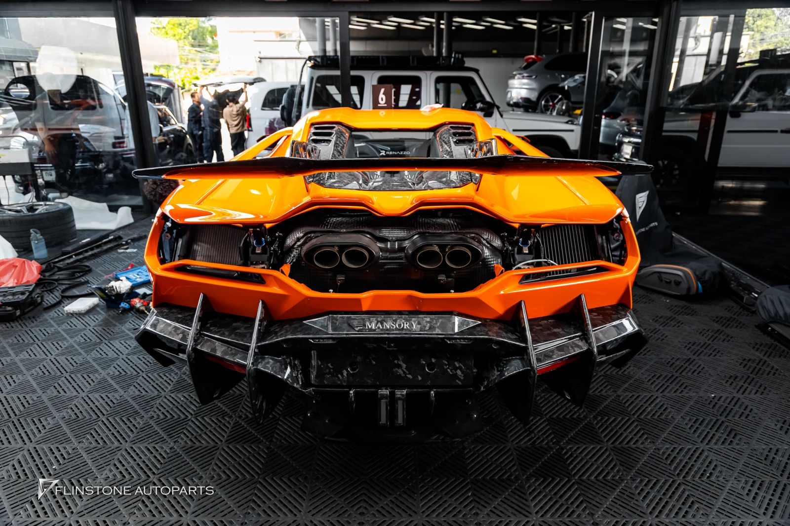 LAMBORGHINI Revuelto ชุดแต่งรอบคัน — ผลงานติดตั้งจริงที่ Flinstone Autoparts