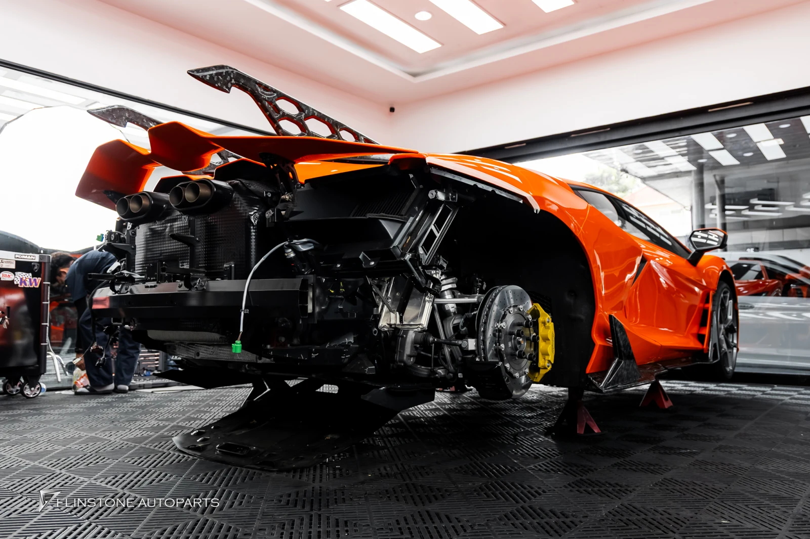 LAMBORGHINI Revuelto ชุดแต่งรอบคัน — ผลงานติดตั้งจริงที่ Flinstone Autoparts