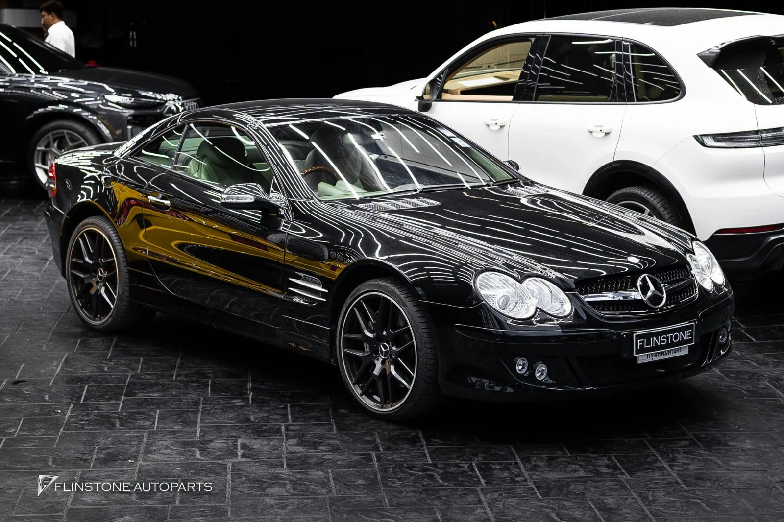 พา R230 SL-Class เข้ามากระจังหน้า — เคสจริงจากหน้าร้าน Flinstone Autoparts