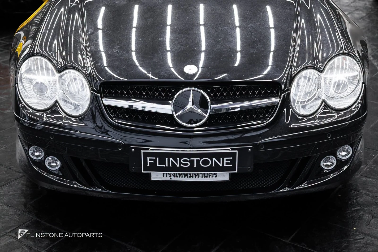 พา R230 SL-Class เข้ามากระจังหน้า — เคสจริงจากหน้าร้าน Flinstone Autoparts