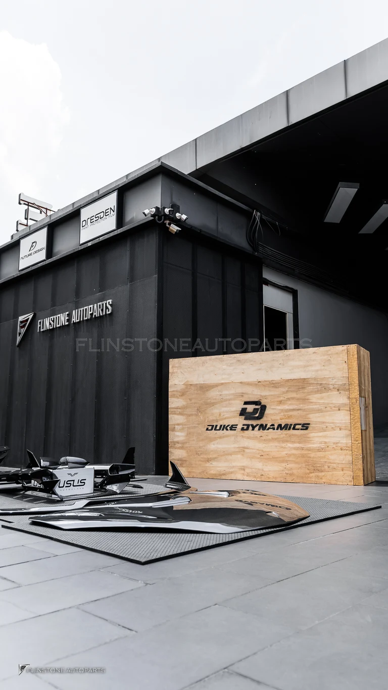 LAMBORGHINI Revuelto Duke Dynamics Carbon Fiber Front Bonnet — ผลงานติดตั้งจริง