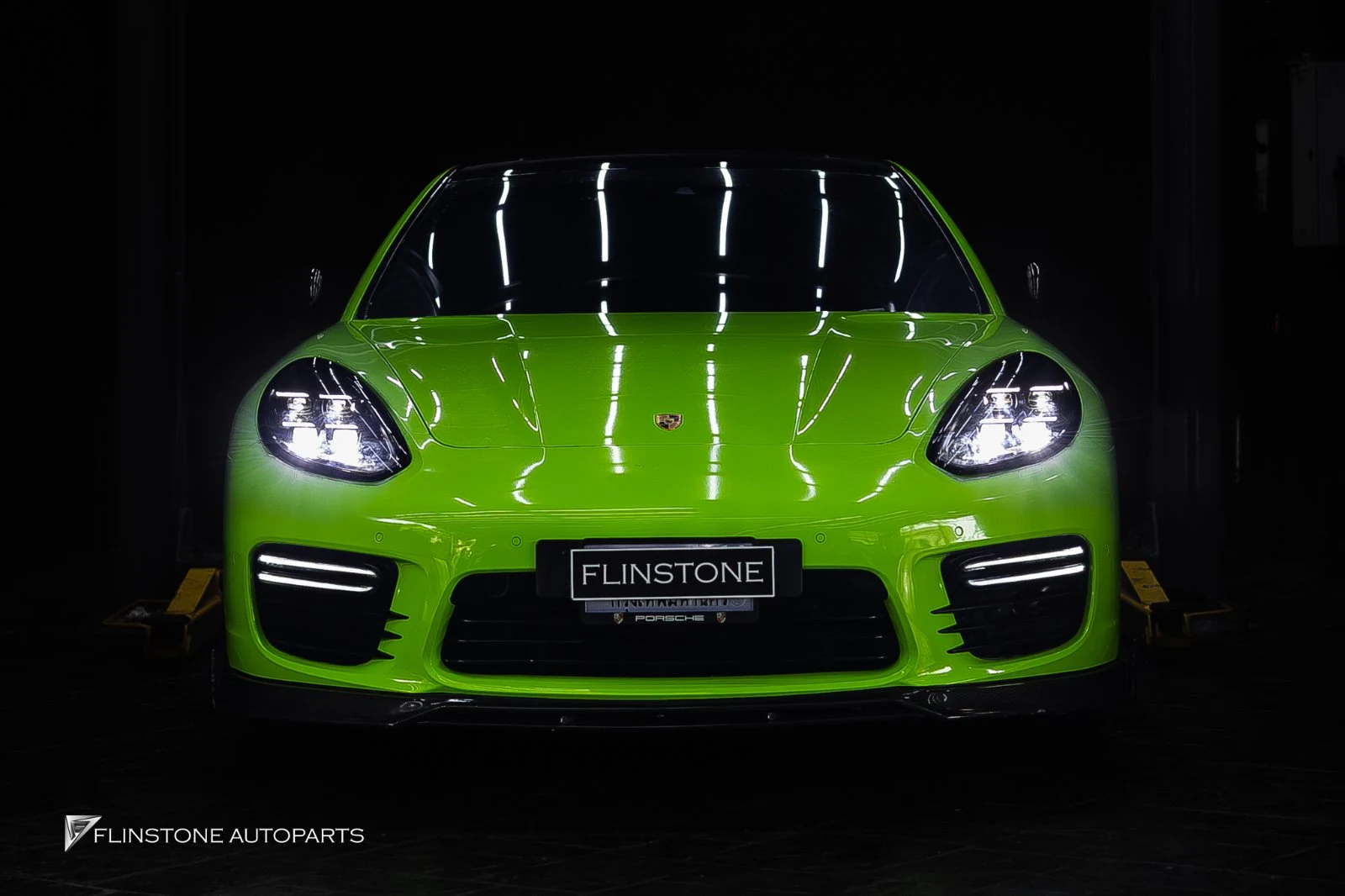 พา PORSCHE 970 Panamera เข้ามาเปลี่ยนไฟหน้า — เคสจริงจากหน้าร้าน Flinstone Autoparts