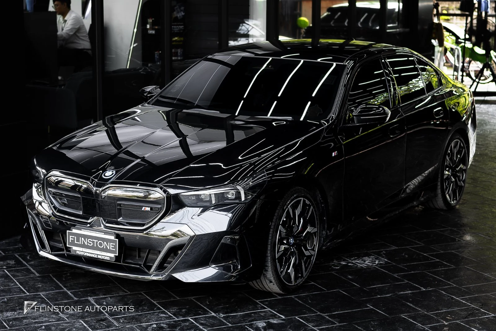 งานติดประตูดูดอัตโนมัติให้ BMW i5 G60 ที่ Flinstone Autoparts — ดูของจริงก่อนตัดสินใจ