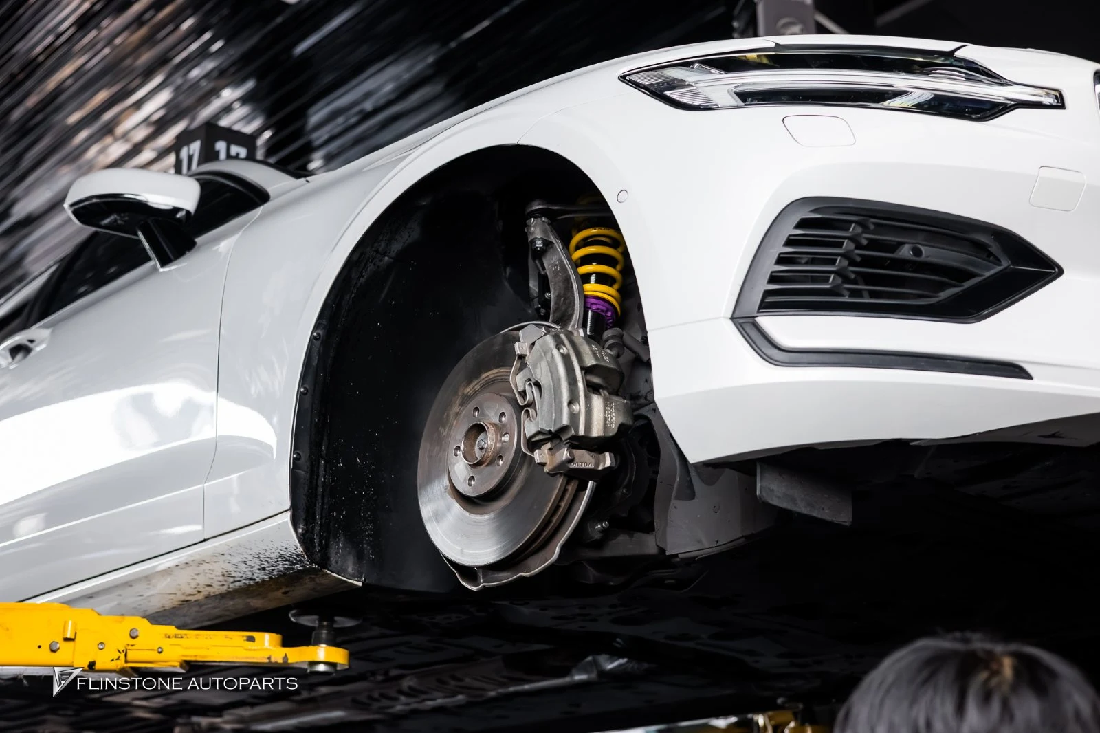งานเปลี่ยนล้อให้ VOLVO ที่ Flinstone Autoparts — ดูของจริงก่อนตัดสินใจ