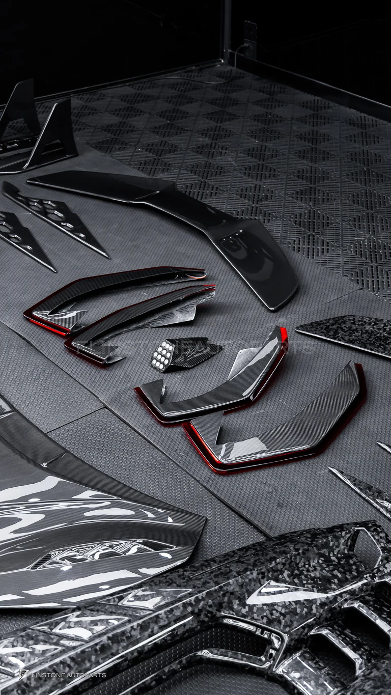 งานชุดแต่งรอบคันให้ LAMBORGHINI Revuelto ที่ Flinstone Autoparts — ดูของจริงก่อนตัดสินใจ