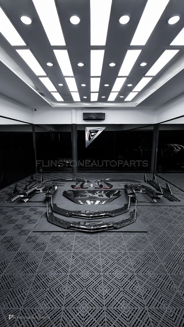 งานชุดแต่งรอบคันให้ LAMBORGHINI Revuelto ที่ Flinstone Autoparts — ดูของจริงก่อนตัดสินใจ