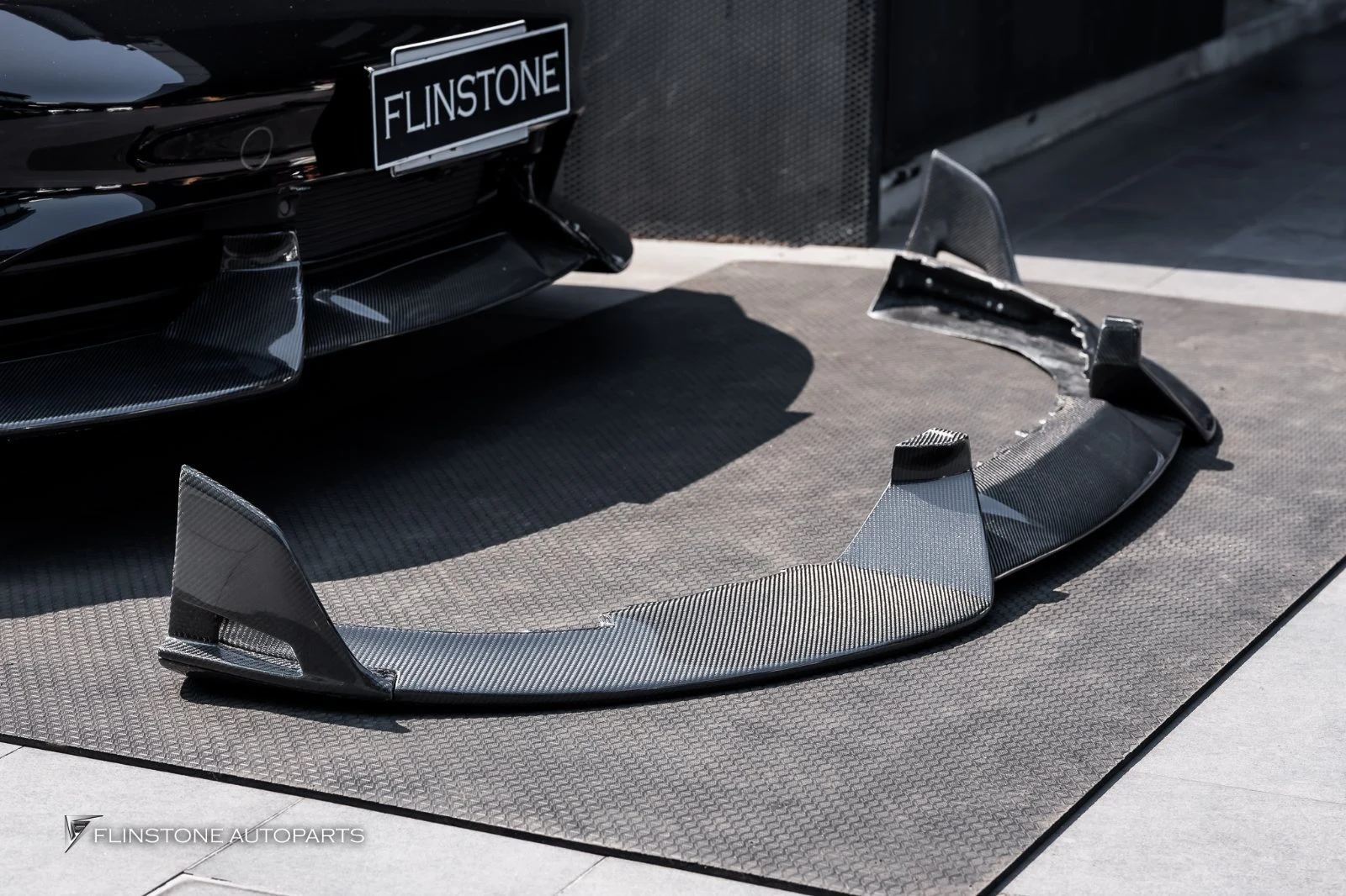 พา PORSCHE Taycan เข้ามาลิ้นหน้า — เคสจริงจากหน้าร้าน Flinstone Autoparts