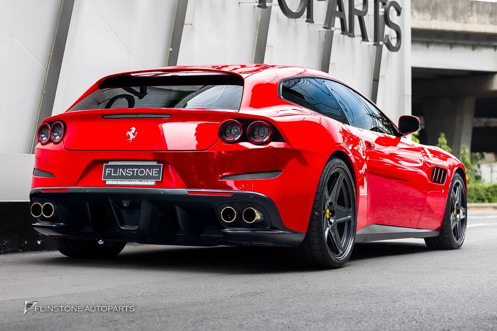 พา Ferrari เข้ามาเปลี่ยนล้อ — เคสจริงจากหน้าร้าน Flinstone Autoparts