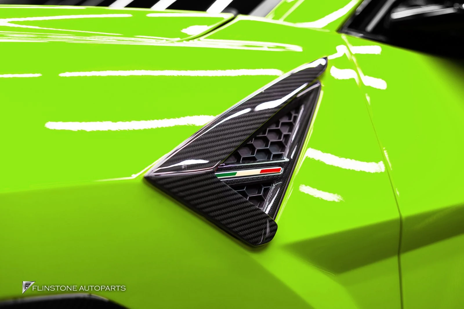 พา LAMBORGHINI URUS เข้ามาCOVER FRONT BUMPER LONG — เคสจริงจากหน้าร้าน Flinstone Autoparts