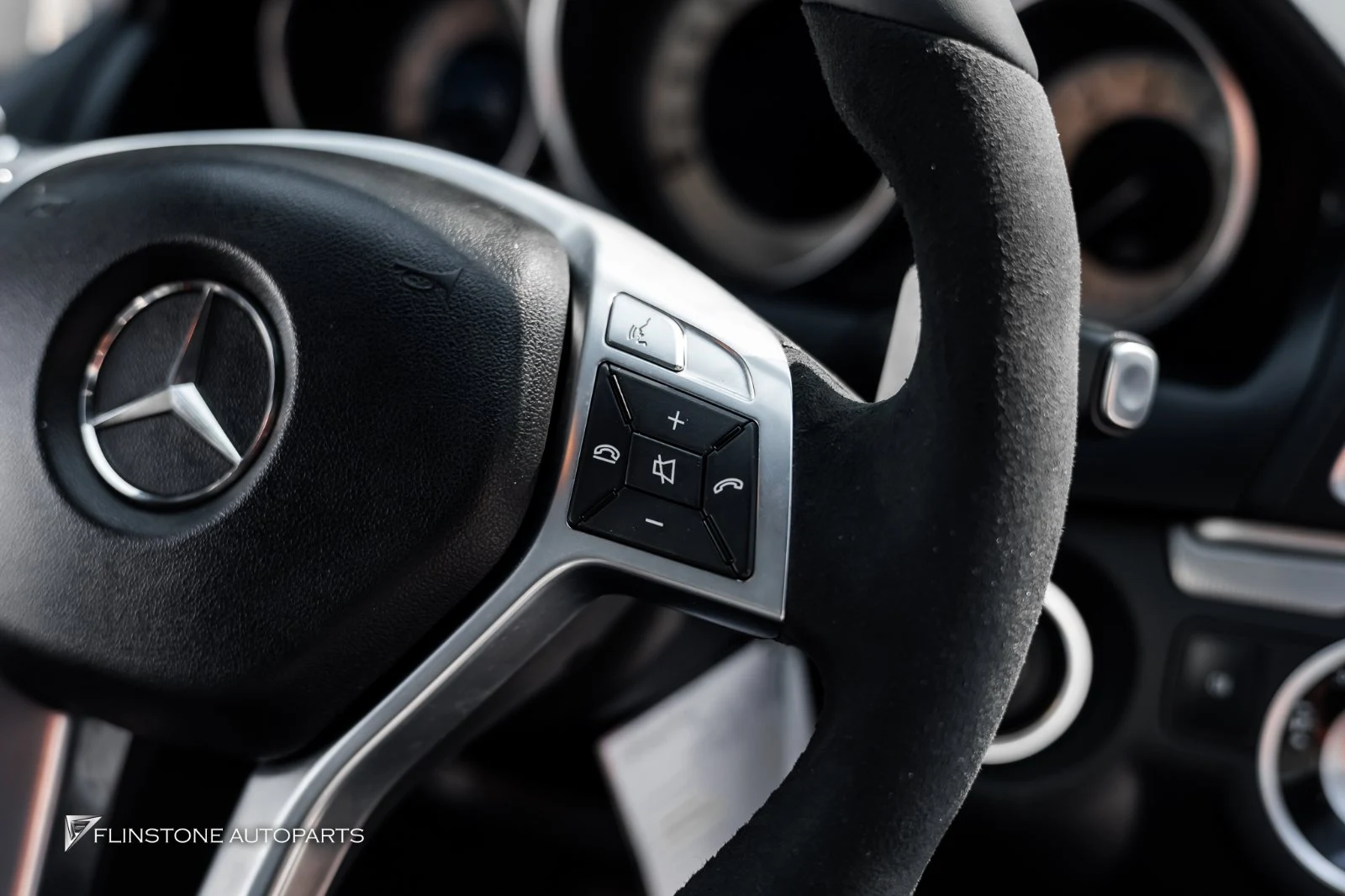 W207 E-Class Coupe Custom AMG Steering Wheel — ผลงานติดตั้งจริง