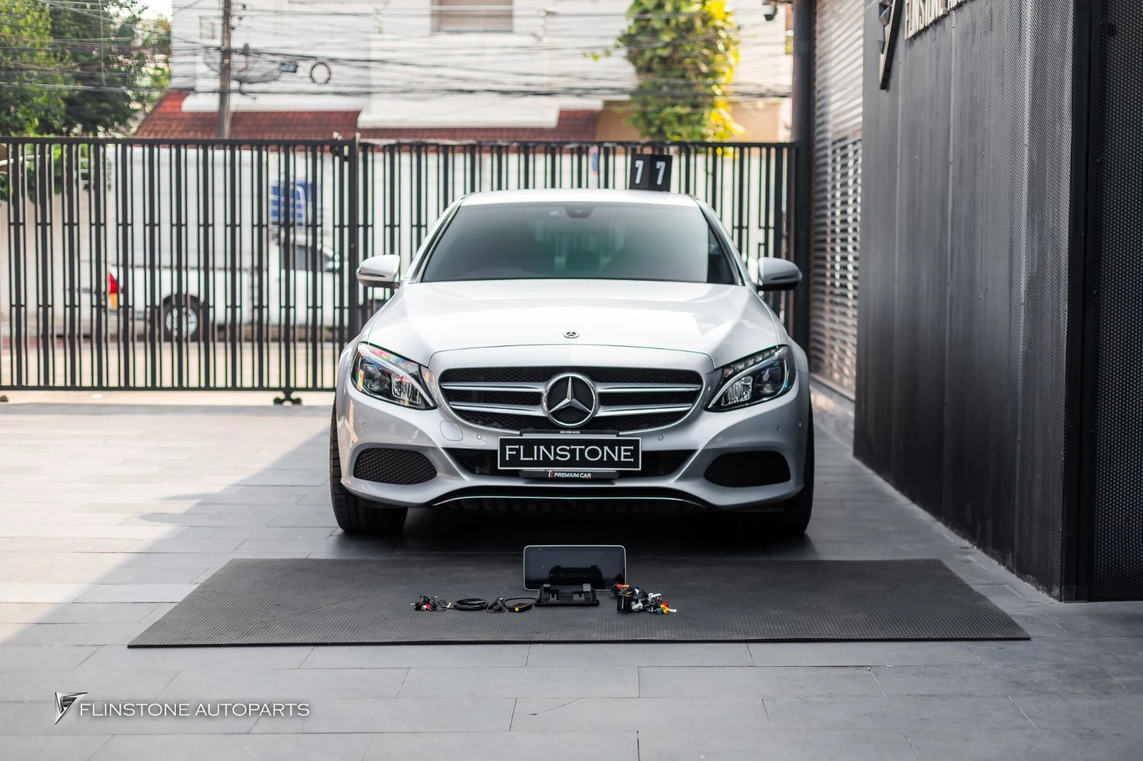 งานอัปเกรดจอให้ W205 C205 C-Class ที่ Flinstone Autoparts — ดูของจริงก่อนตัดสินใจ