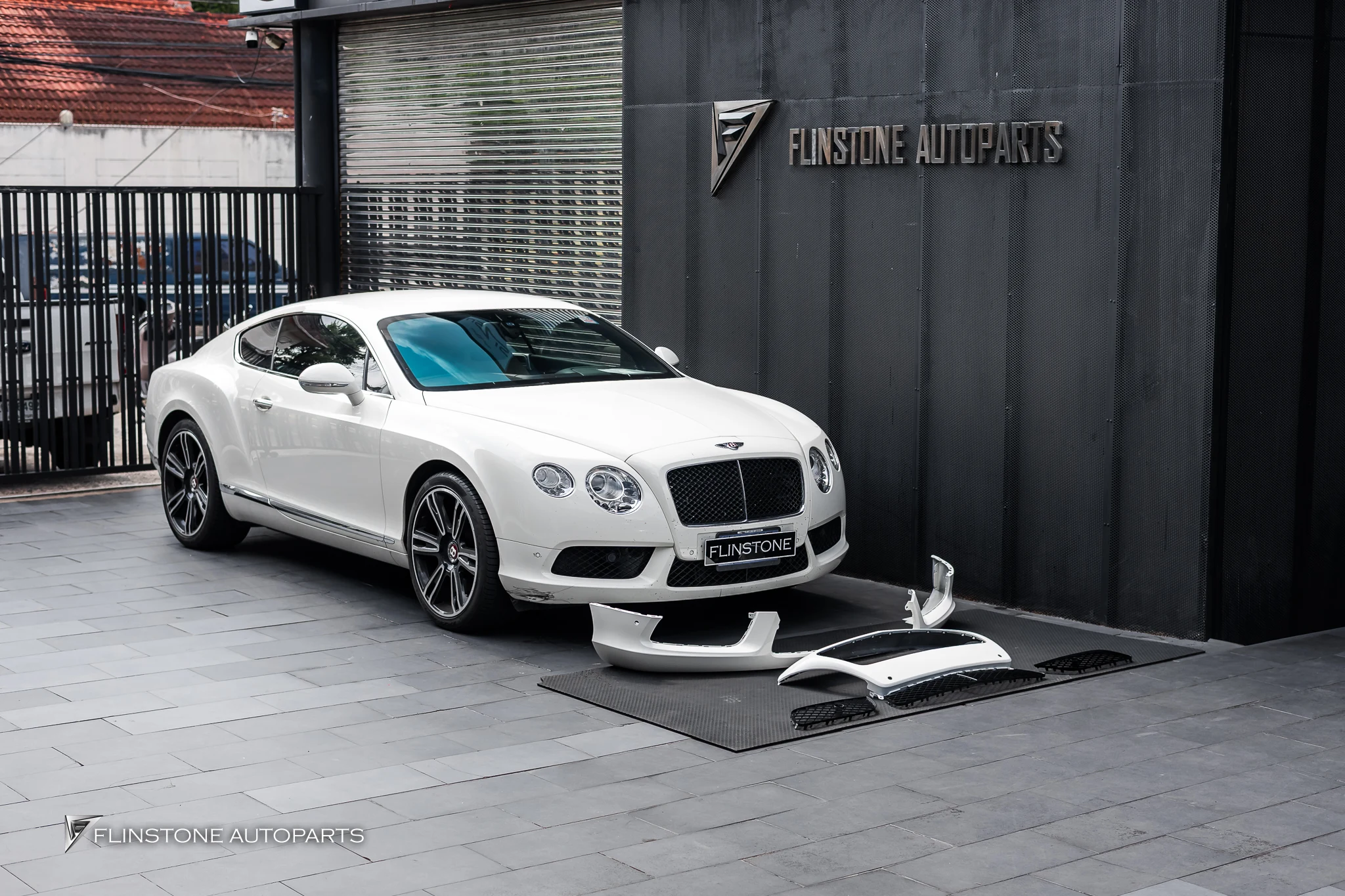 งานอัปเกรดจอให้ Bentley ที่ Flinstone Autoparts — ดูของจริงก่อนตัดสินใจ