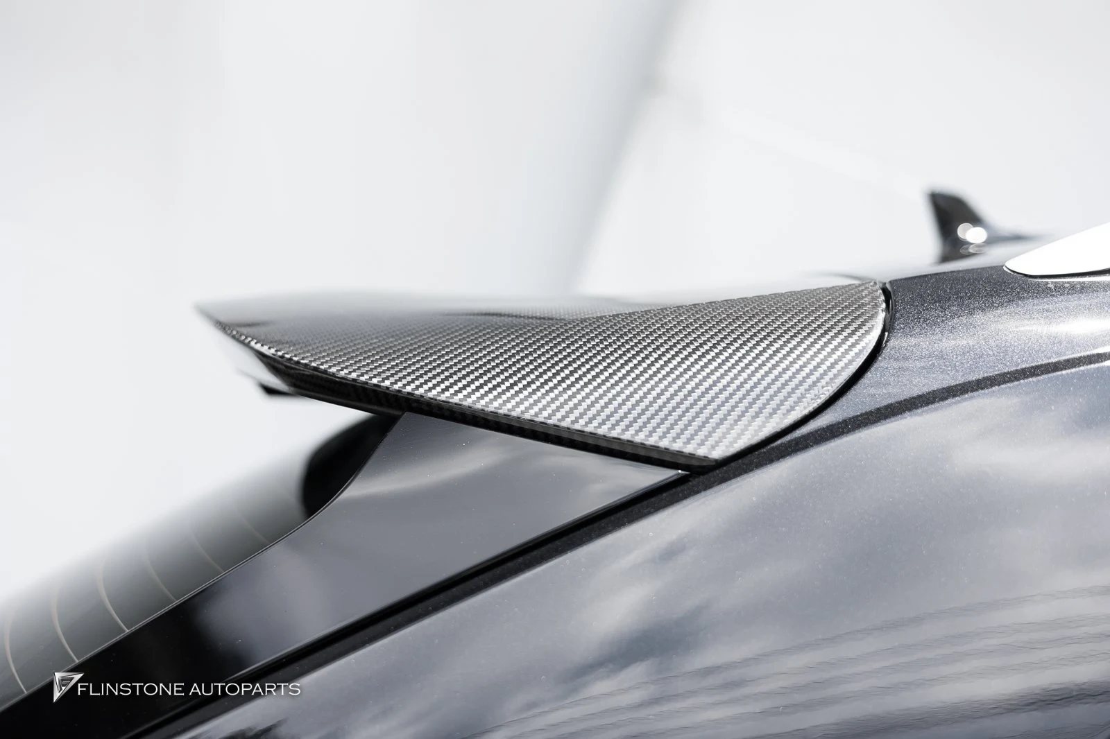 AUDI Q8 เปลี่ยนกระจังหน้า — ผลงานติดตั้งจริงที่ Flinstone Autoparts