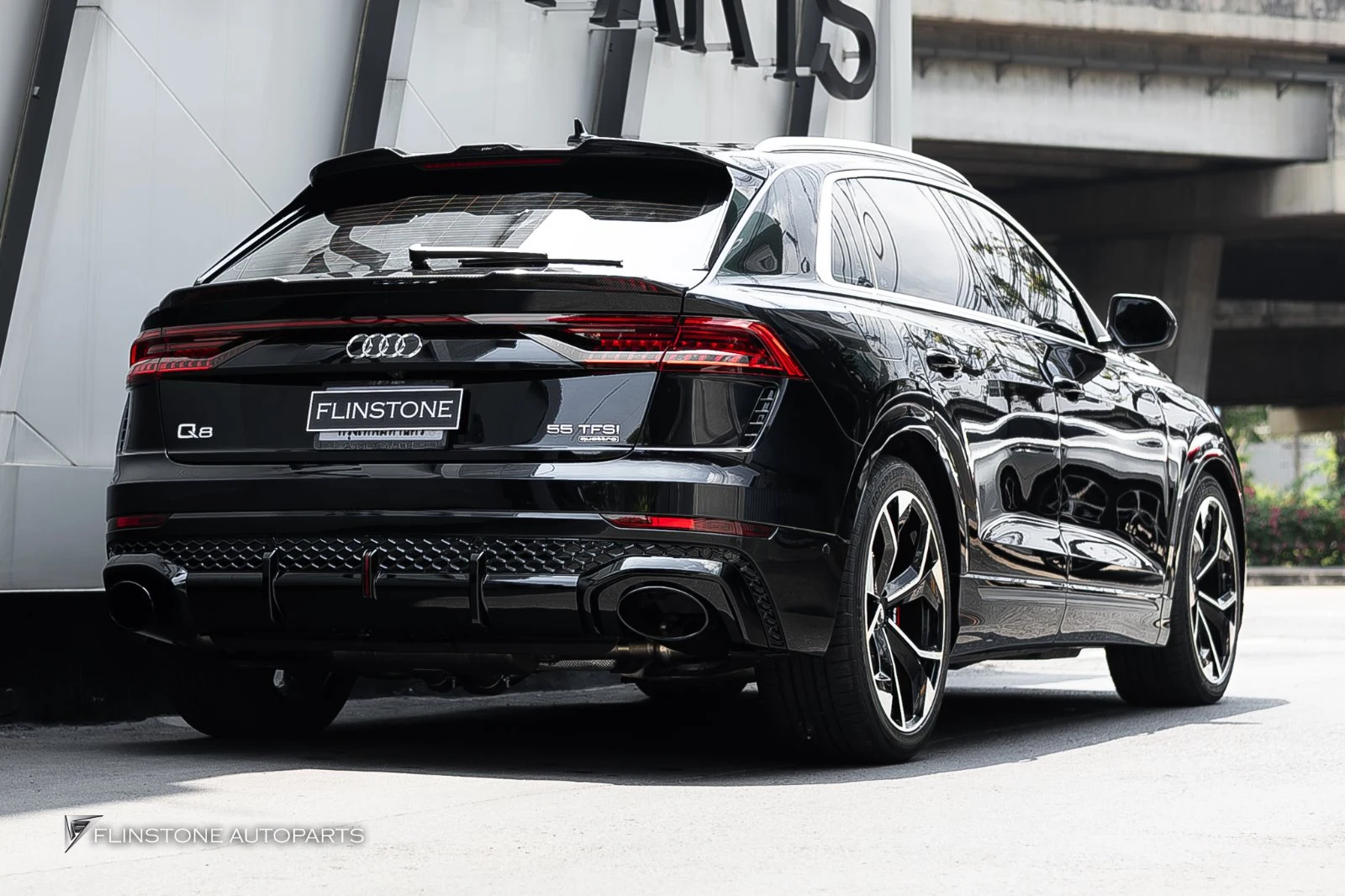 AUDI Q8 เปลี่ยนกระจังหน้า — ผลงานติดตั้งจริงที่ Flinstone Autoparts