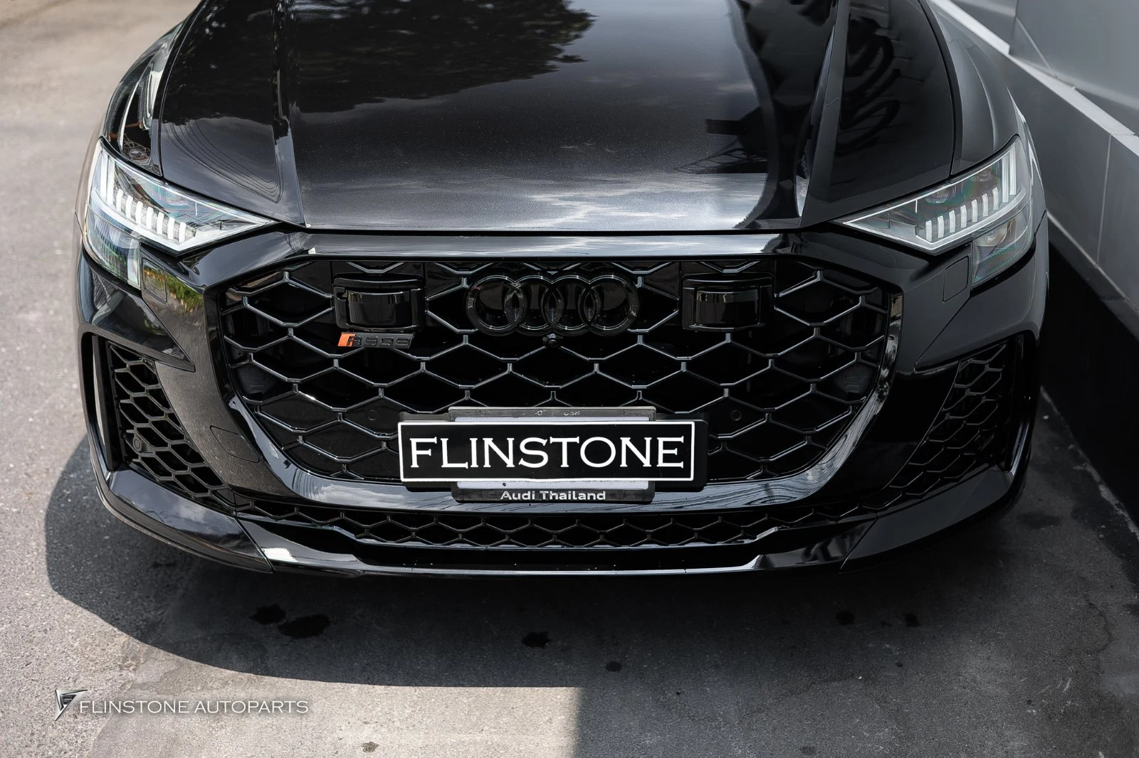 AUDI Q8 เปลี่ยนกระจังหน้า — ผลงานติดตั้งจริงที่ Flinstone Autoparts