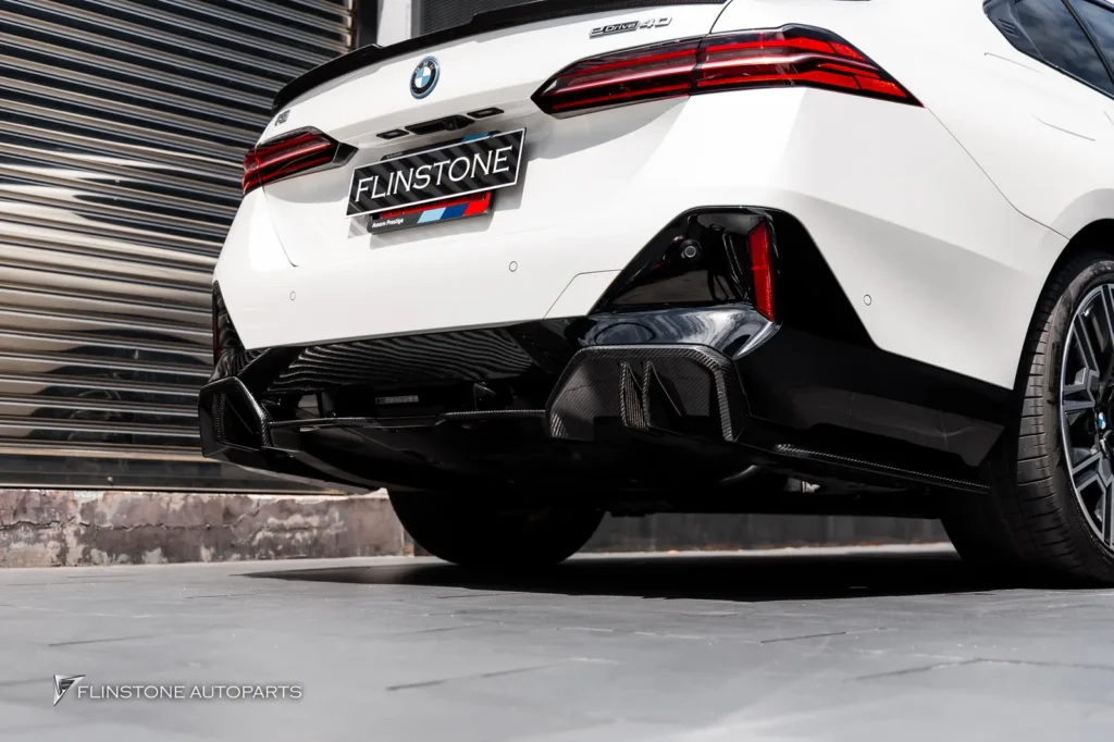 BMW i5 ชุดแต่ง M Performance USUS + ประตูดูด