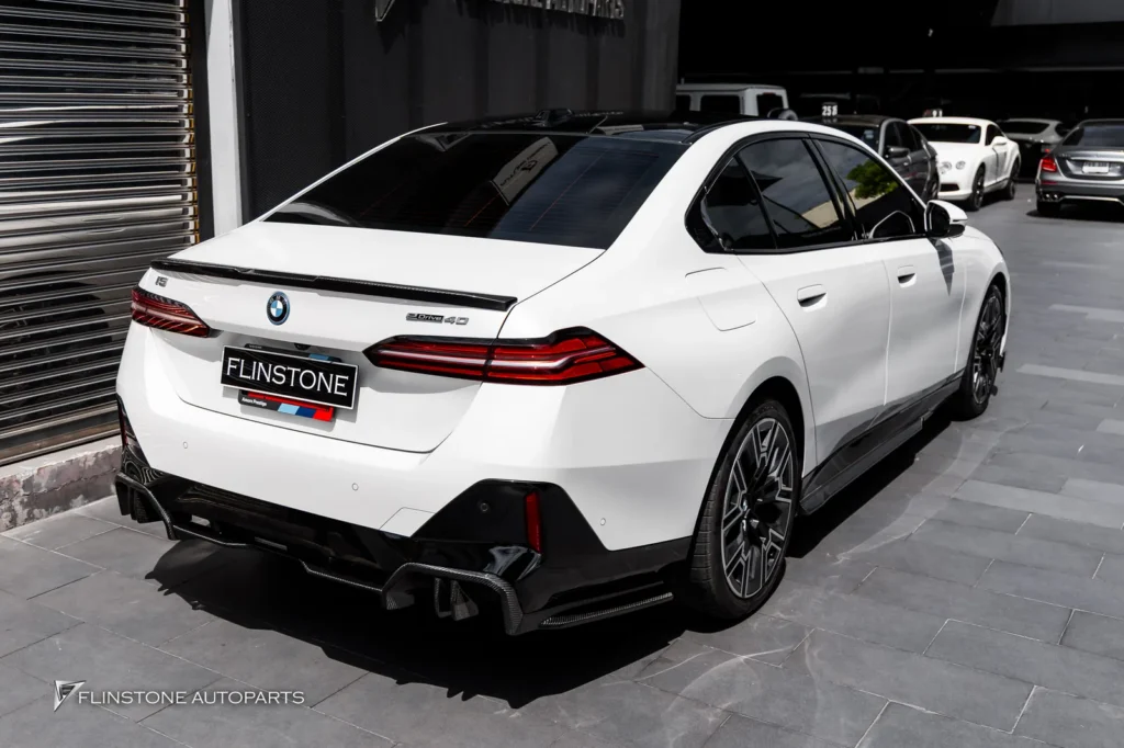 BMW i5 ชุดแต่ง M Performance USUS + ประตูดูด