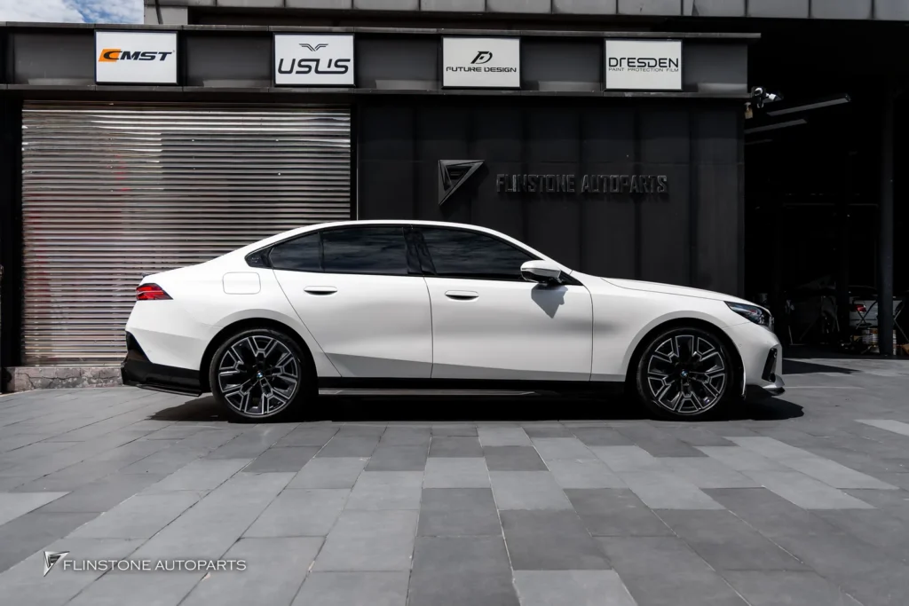 BMW i5 ชุดแต่ง M Performance USUS + ประตูดูด