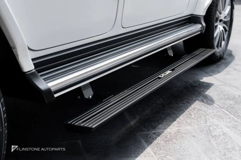 Mercedes-Benz G-Class บันไดไฟฟ้า