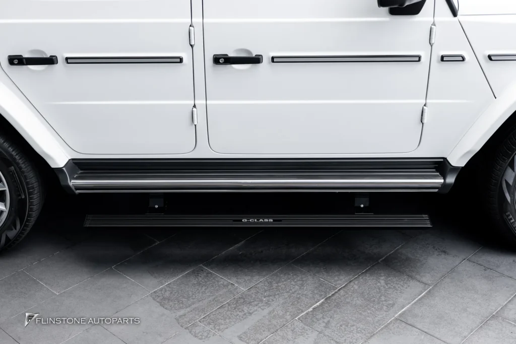 Mercedes-Benz G-Class บันไดไฟฟ้า