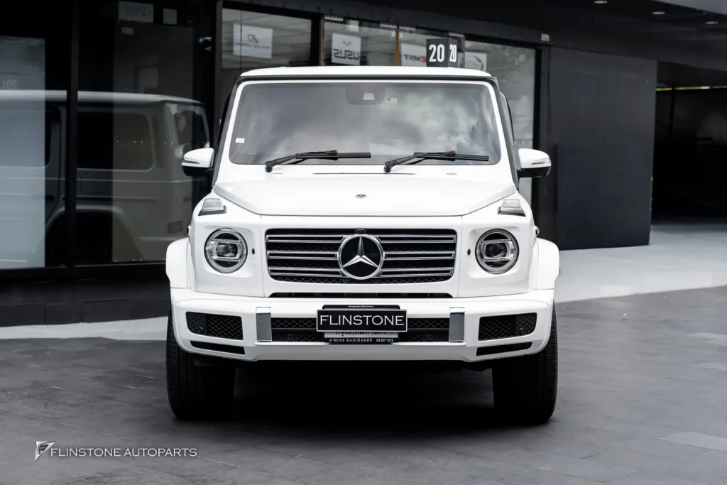 Mercedes-Benz G-Class บันไดไฟฟ้า