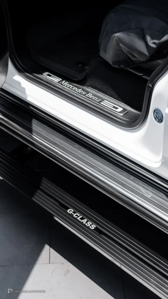 Mercedes-Benz G-Class บันไดไฟฟ้า