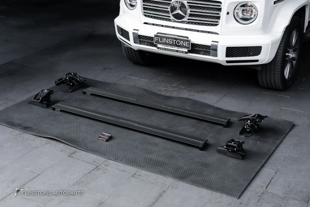 Mercedes-Benz G-Class บันไดไฟฟ้า