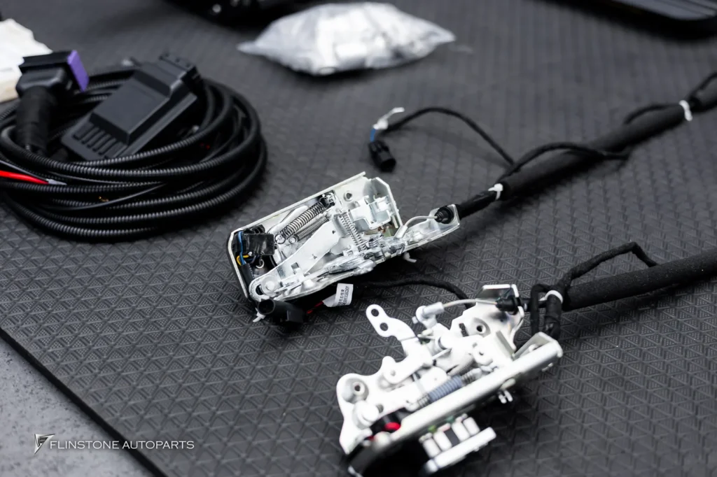 Mercedes-Benz G-Class ประตูดูด Keyless บันได