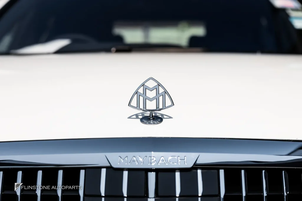 Mercedes-Benz S-Class กระจังหน้า Logo Maybach ฟิล์มสี