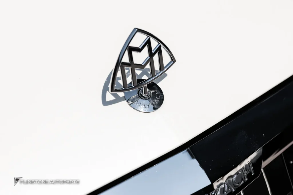 Mercedes-Benz S-Class กระจังหน้า Logo Maybach ฟิล์มสี