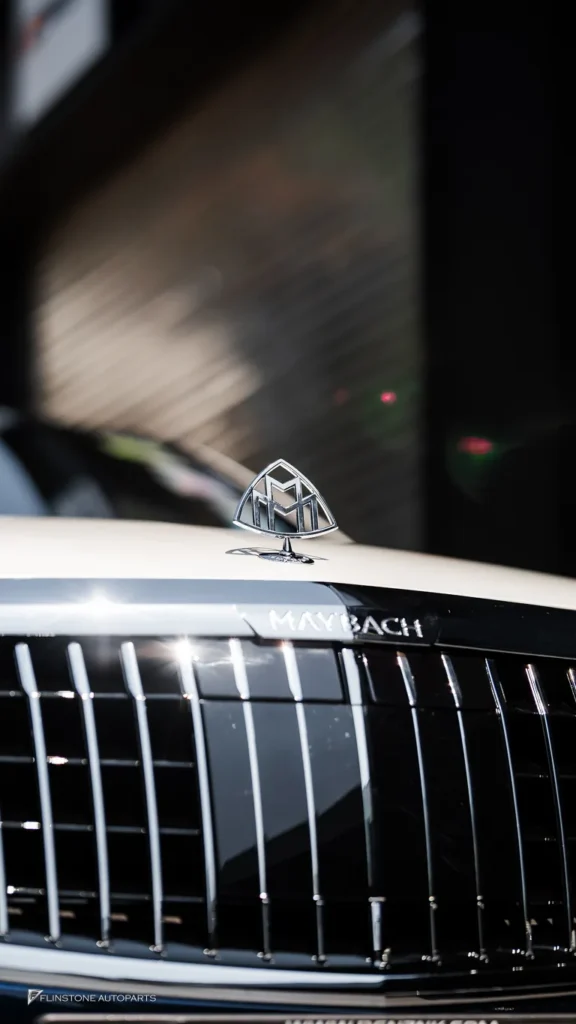 Mercedes-Benz S-Class กระจังหน้า Logo Maybach ฟิล์มสี