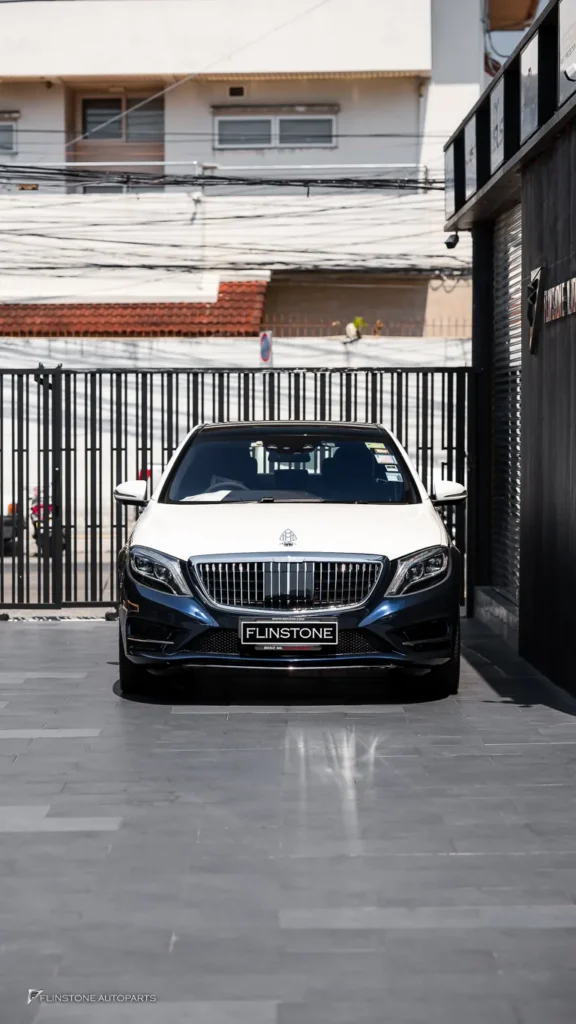 Mercedes-Benz S-Class กระจังหน้า Logo Maybach ฟิล์มสี