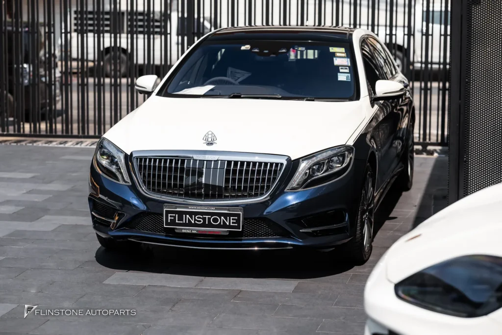 Mercedes-Benz S-Class กระจังหน้า Logo Maybach ฟิล์มสี