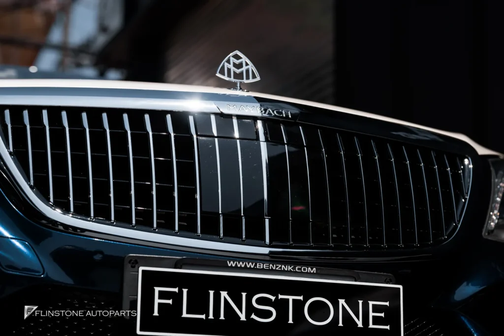 Mercedes-Benz S-Class กระจังหน้า Logo Maybach ฟิล์มสี