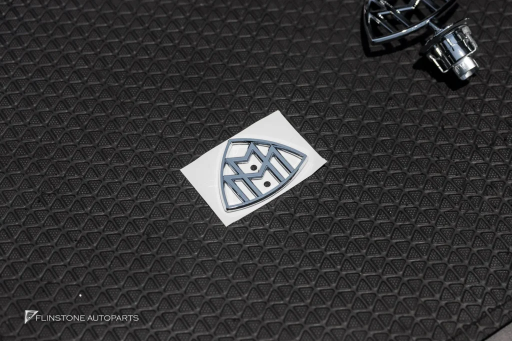Mercedes-Benz S-Class กระจังหน้า Logo Maybach ฟิล์มสี