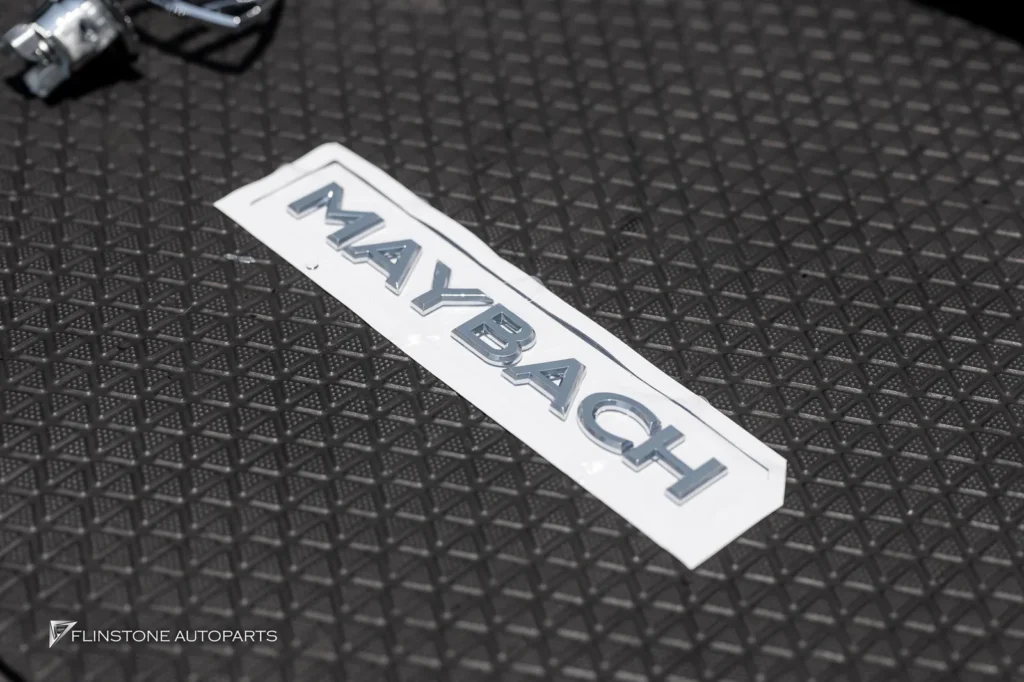 Mercedes-Benz S-Class กระจังหน้า Logo Maybach ฟิล์มสี